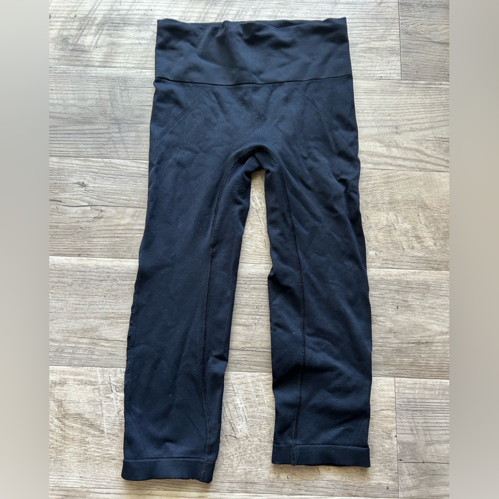 Athleta Capris Mesh Black Small